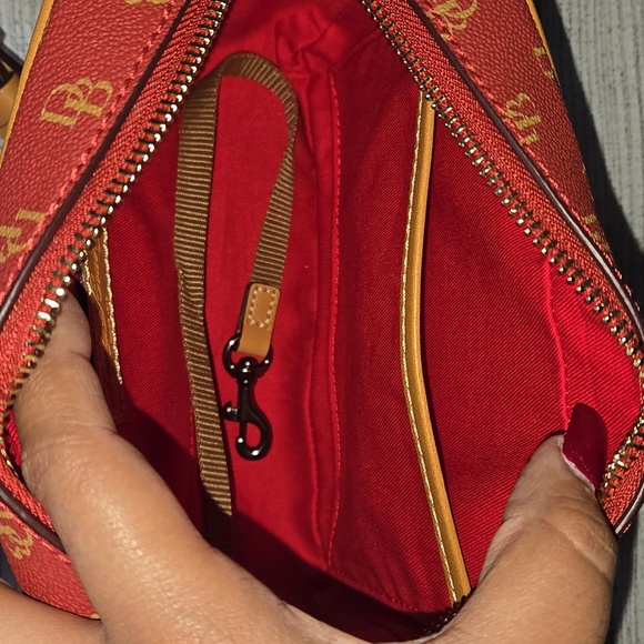 Dooney & Bourke Women's Loni Signature Logo Crossbody Bag Red/Tan NWOT - Picture 11 of 16